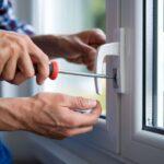 Wymiana klamki okiennej krok po kroku