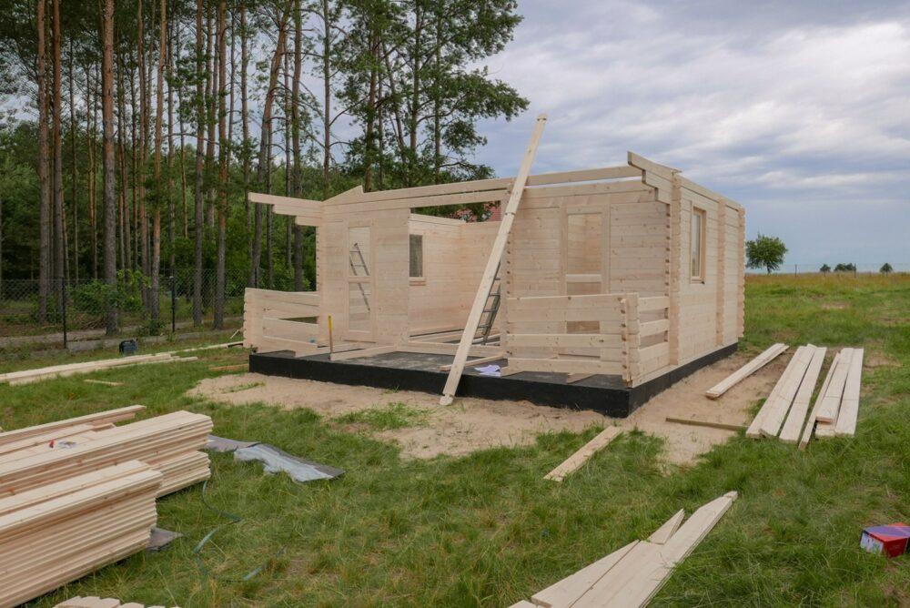 Czym się różnią domy letniskowe i drewniane domy całoroczne